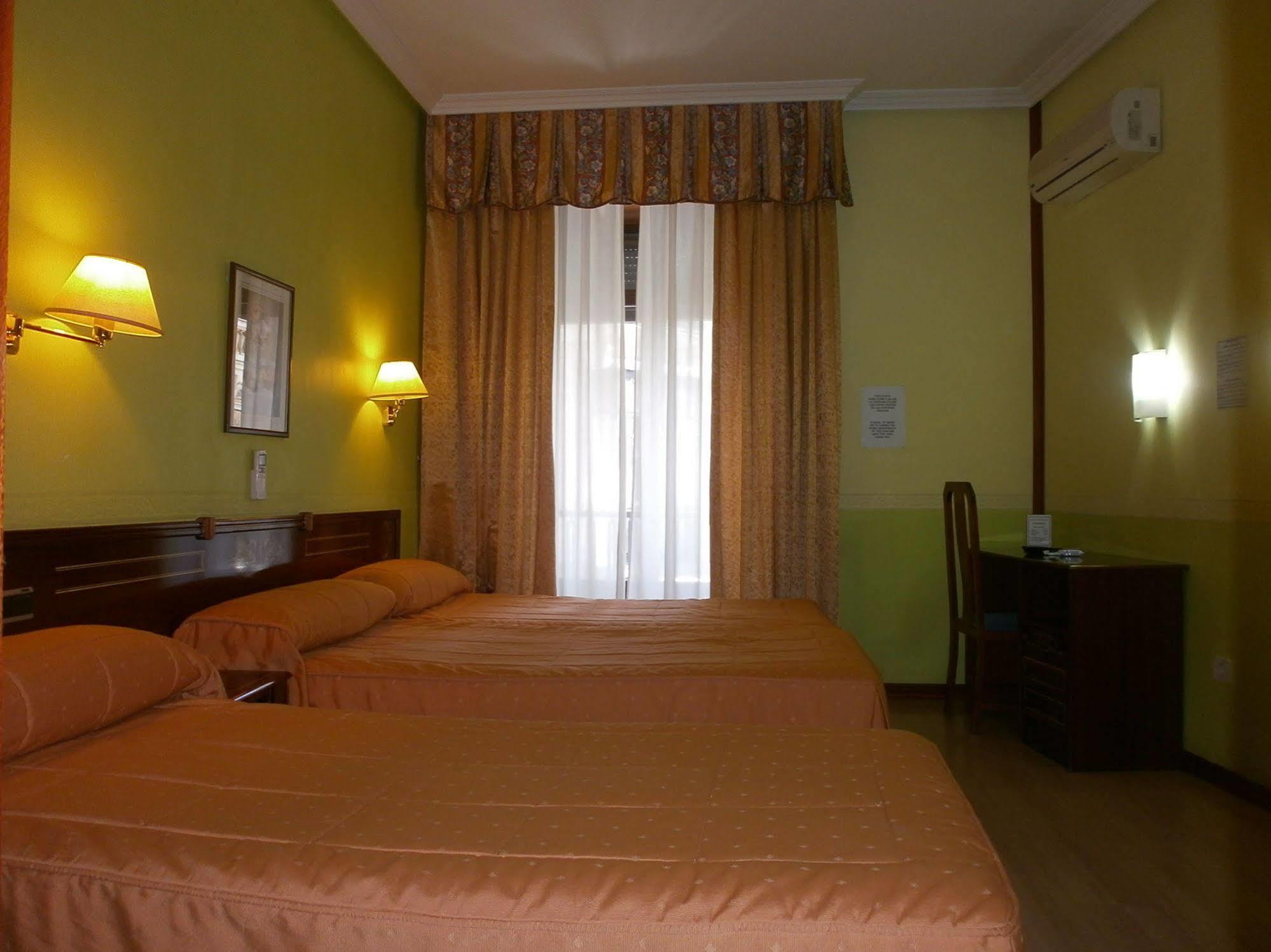 Hostal Centro Sol Μαδρίτη Εξωτερικό φωτογραφία